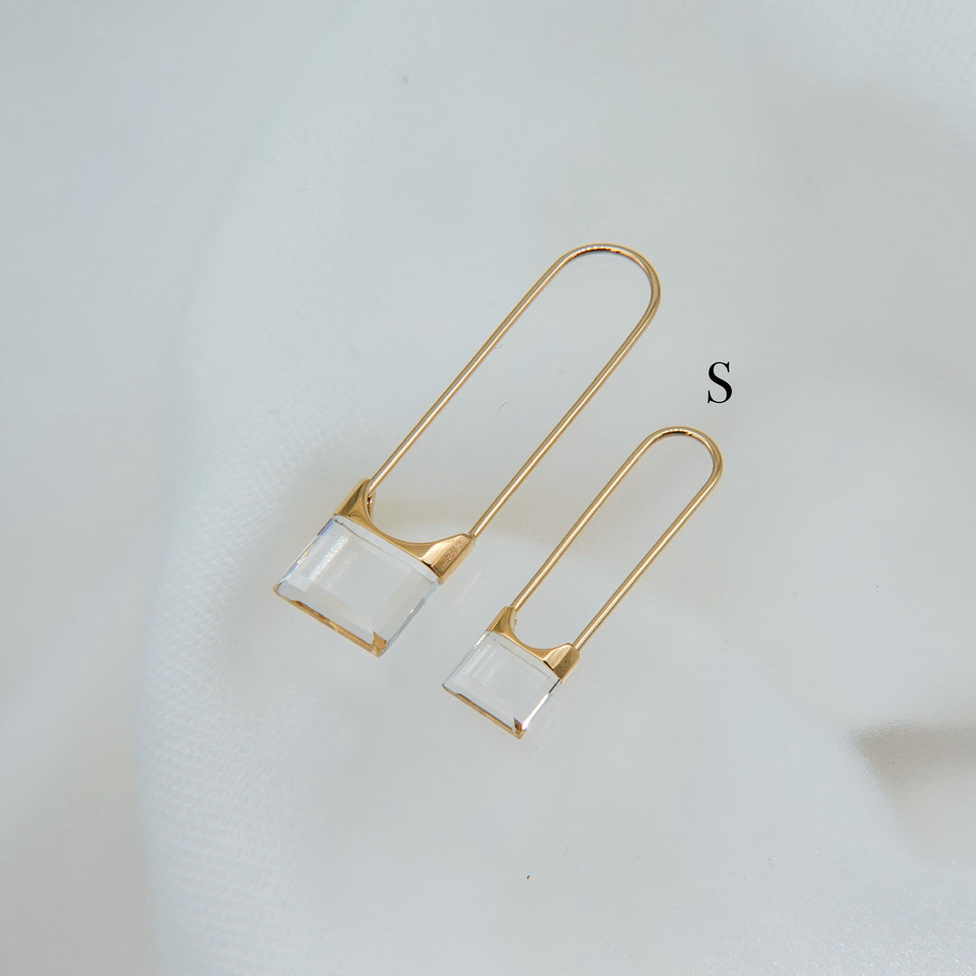Drop Quartz Pierced Earring Square
