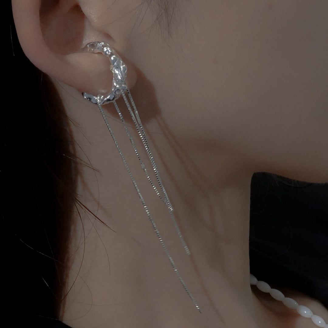 Drop chain ear-cuff