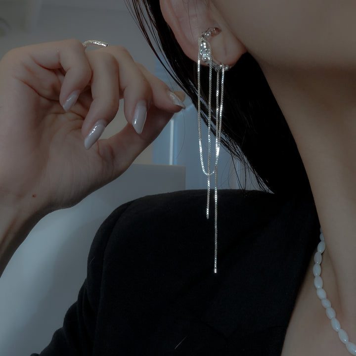 Drop chain ear-cuff