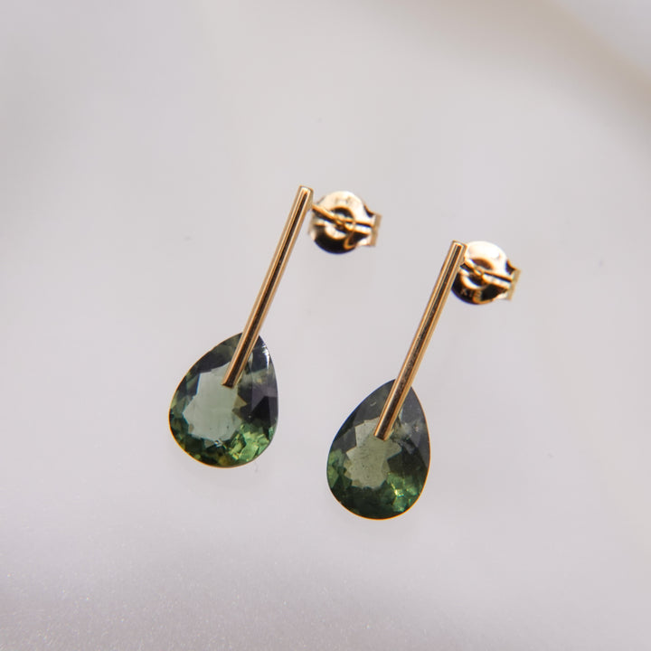 CANDY Green Apatite Pierced Earring