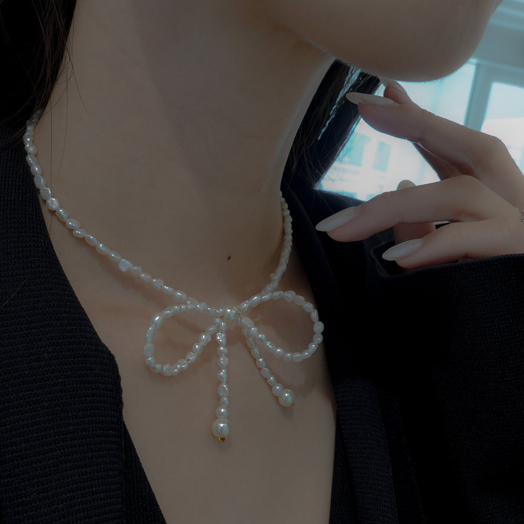 FRESHWATER PEARLS BOW NECKLACES