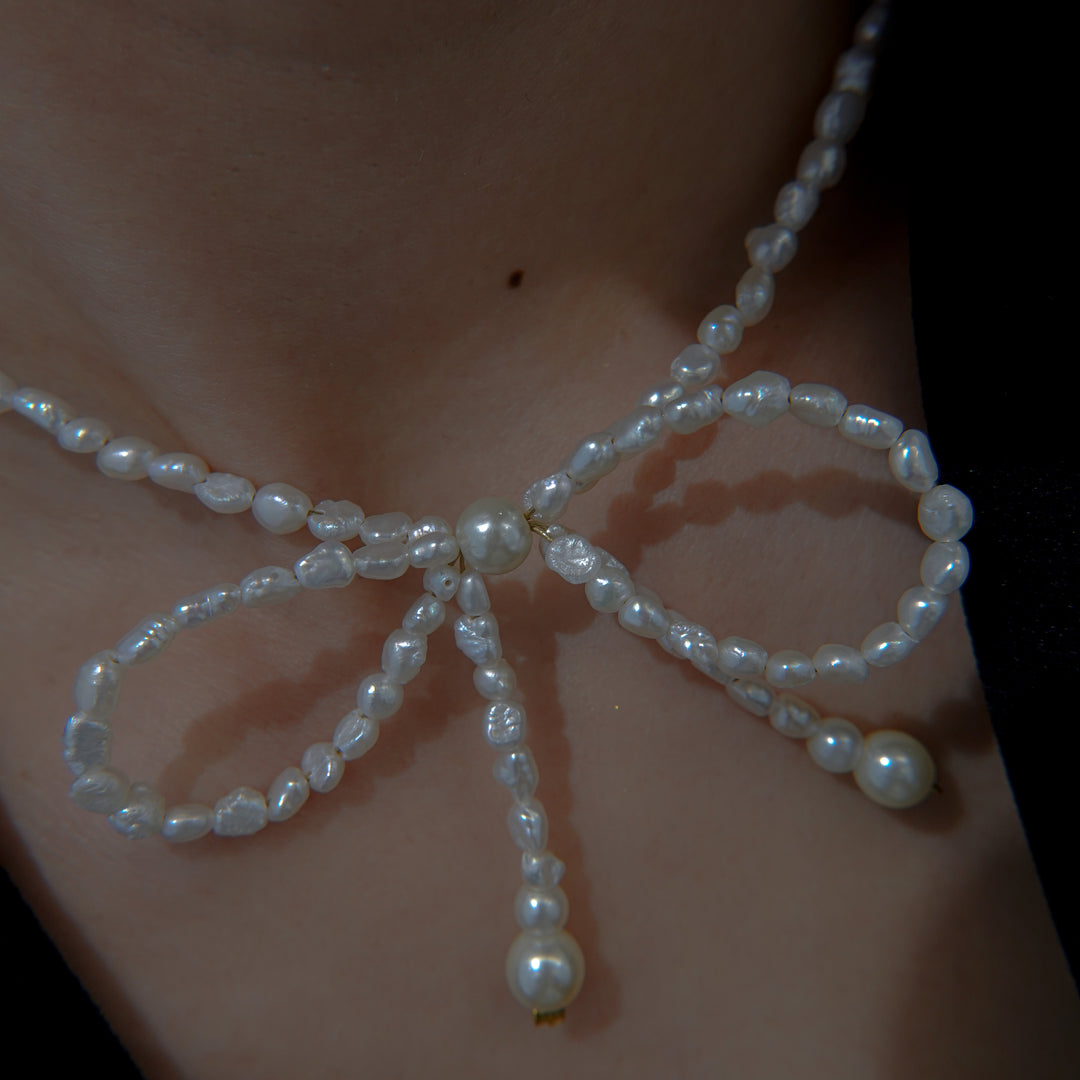 FRESHWATER PEARLS BOW NECKLACES