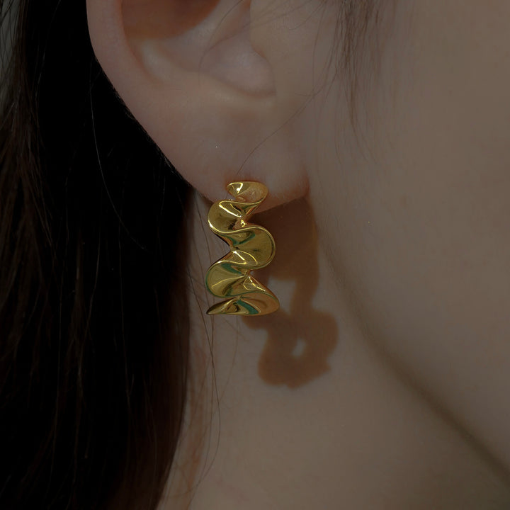 Tridacna Earrings