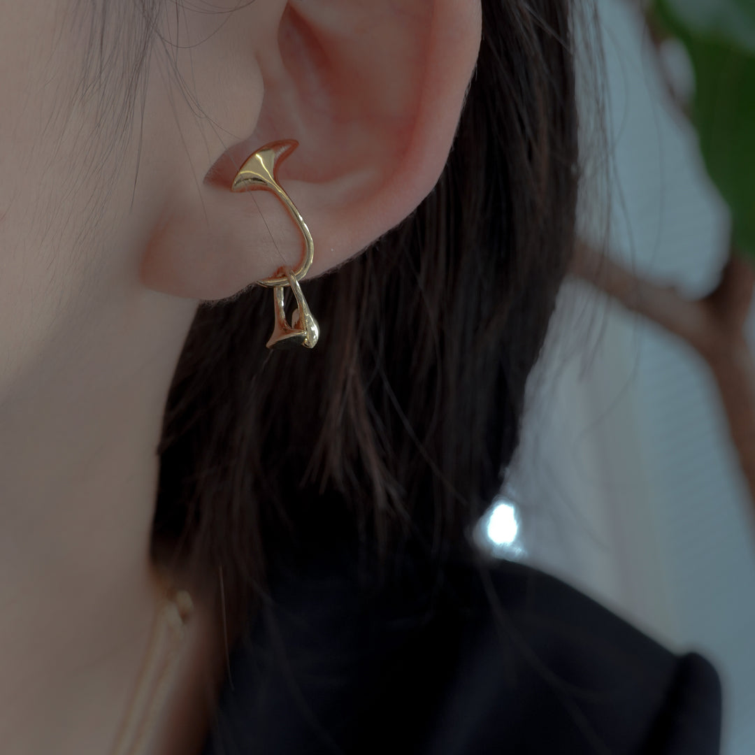 PETAL CHARM EARCUFF