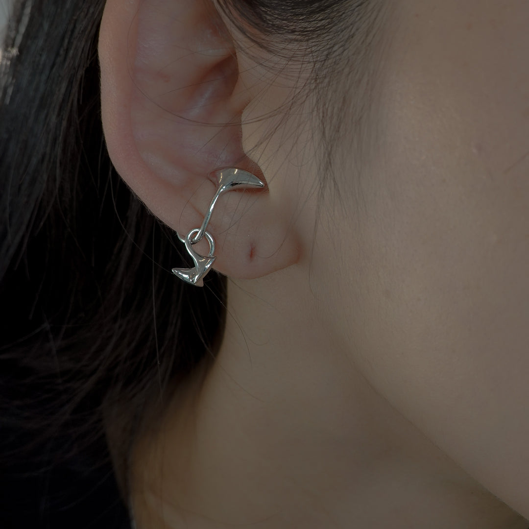 PETAL CHARM EARCUFF