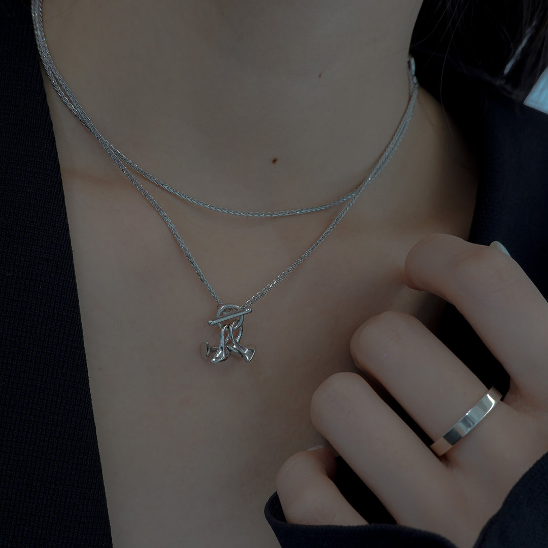 PETAL CHARM NECKLACE