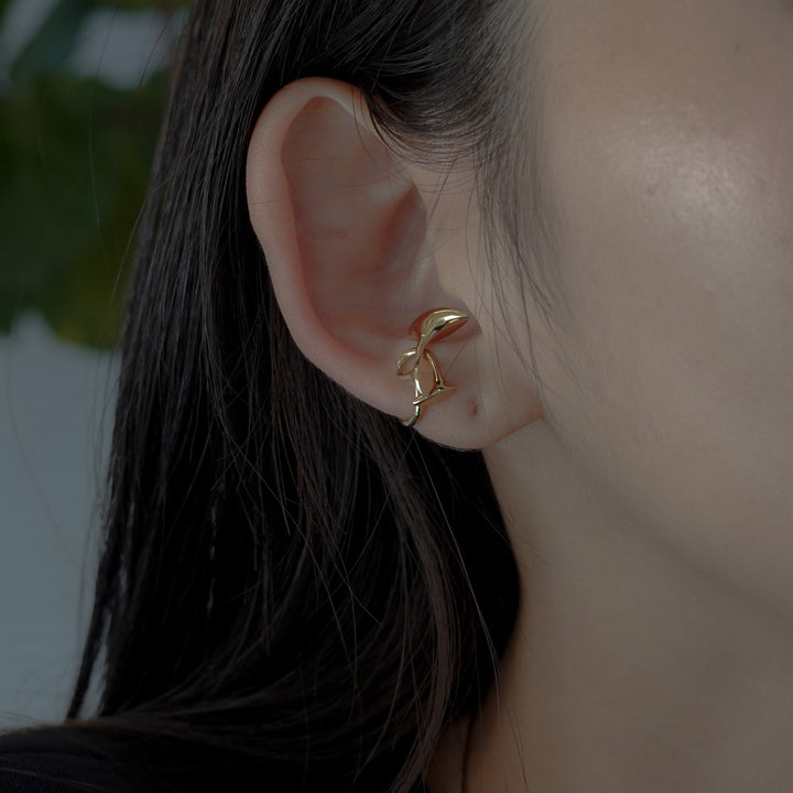 PETAL CHARM EARCUFF