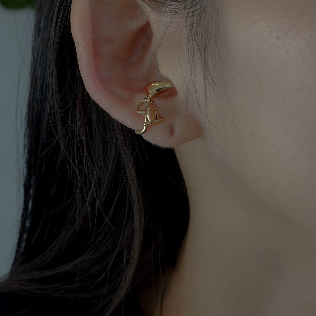 PETAL CHARM EARCUFF