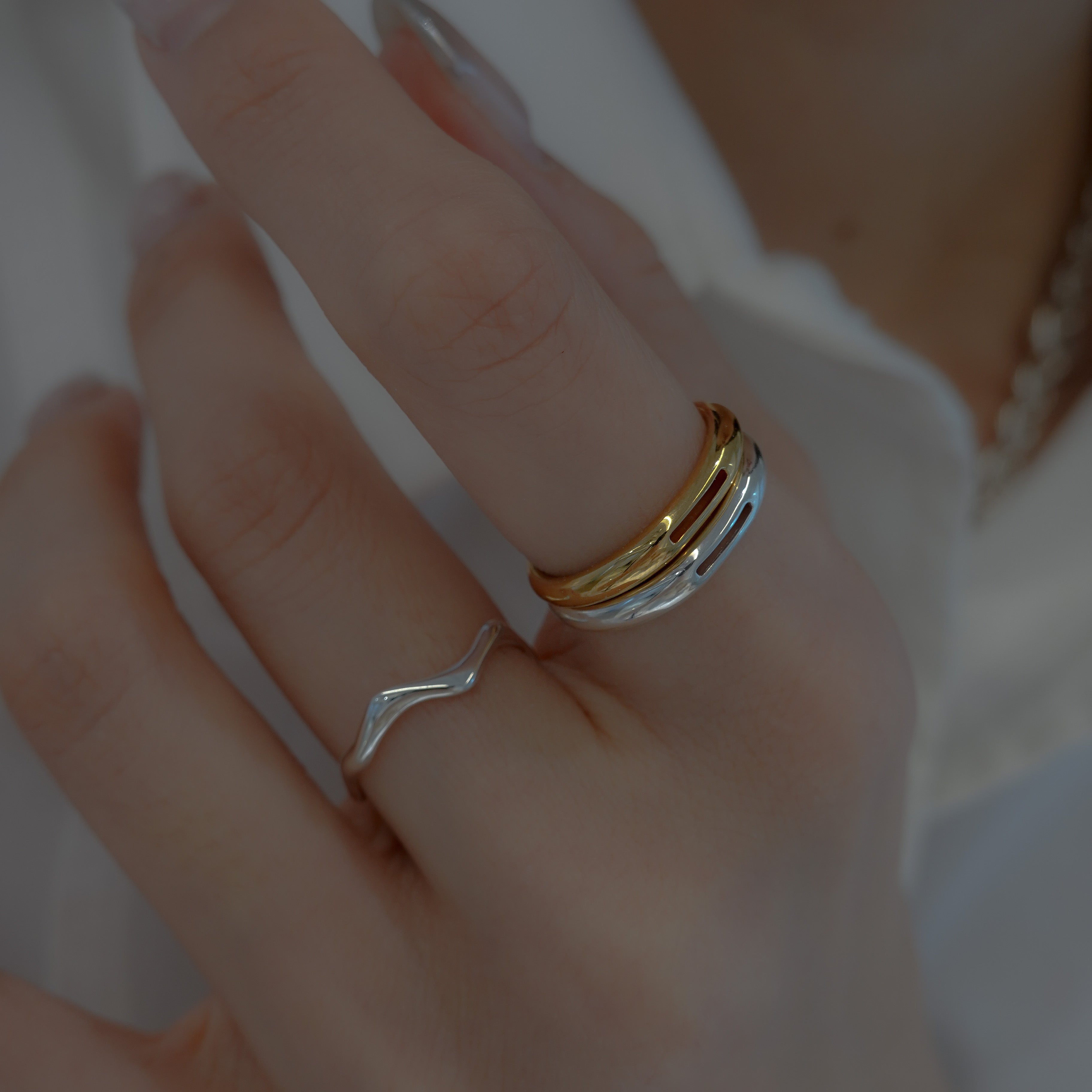 FLYNK Square space necklace Gold