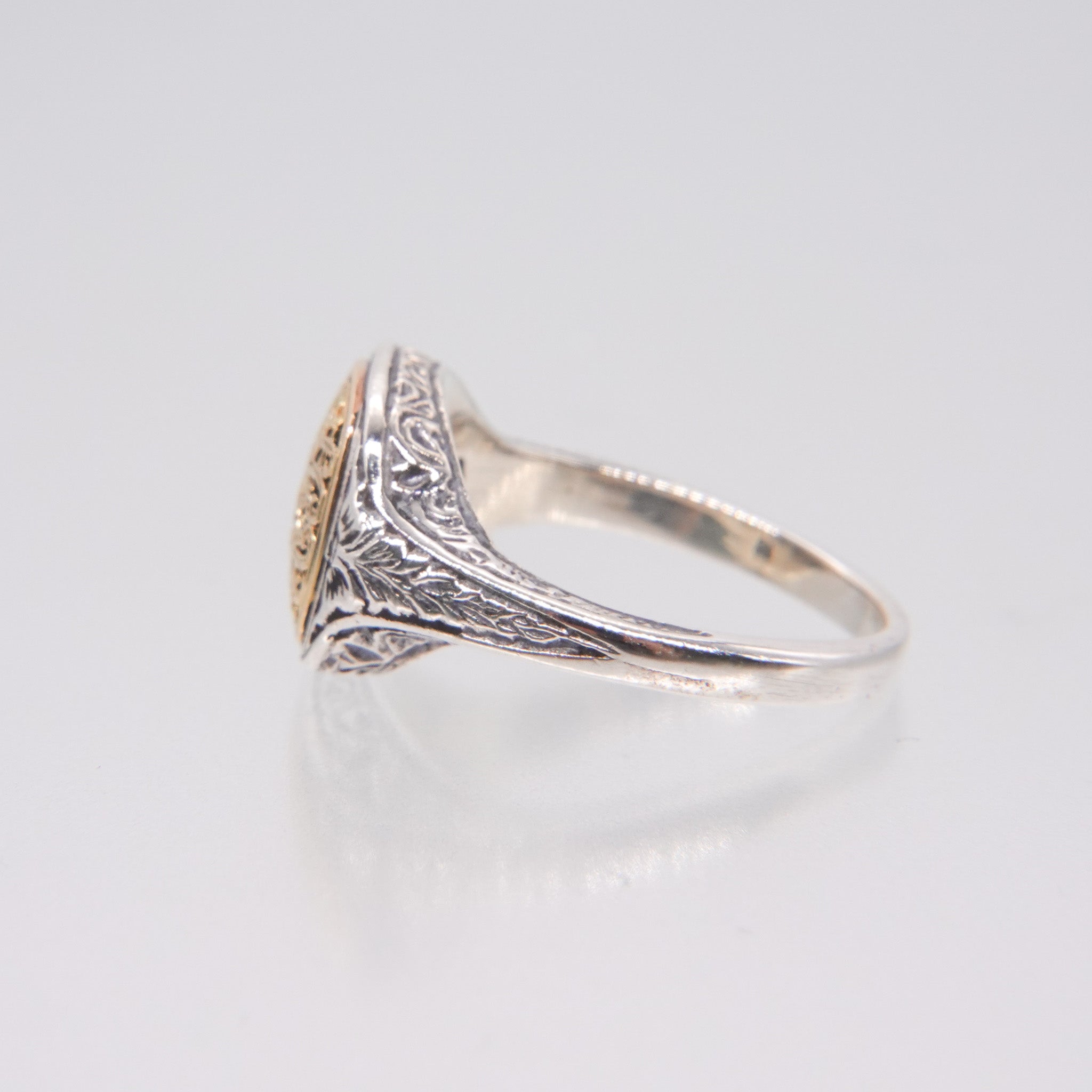 Mediterranean round pinky ring in 18K Gold and sterling