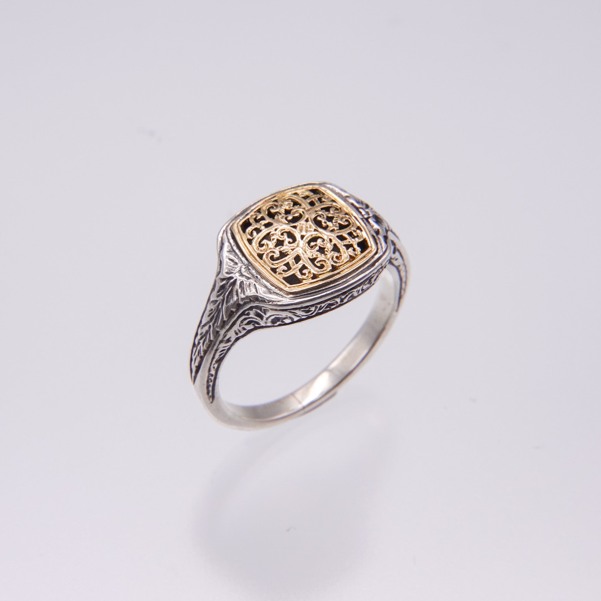Mediterranean square pinky ring in 18K Gold and sterling