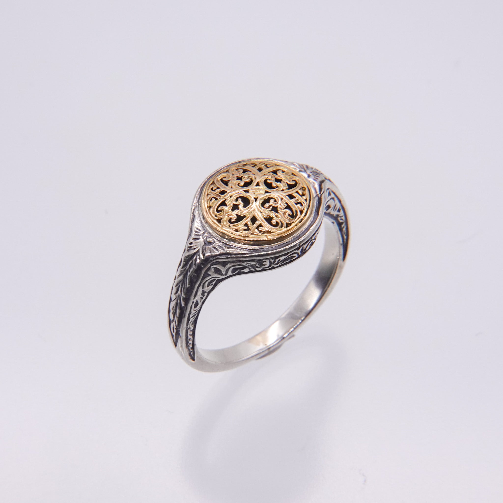 Mediterranean round pinky ring in 18K Gold and sterling