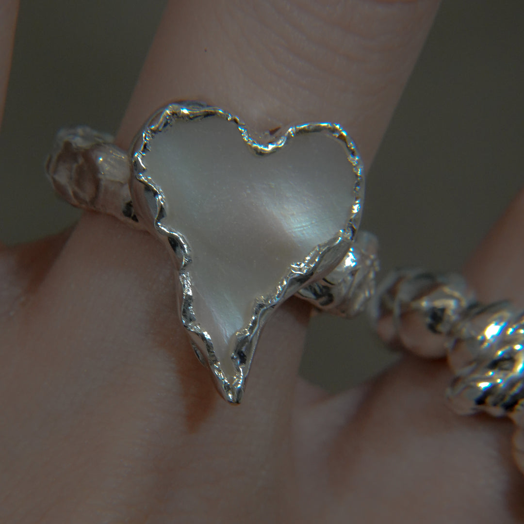 Heart cut mother-of-pearl ring