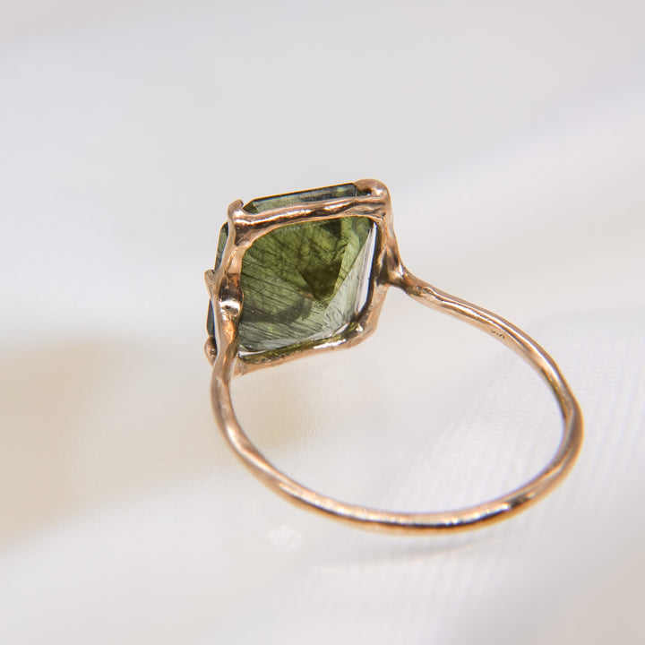 ludwigite in peridot square