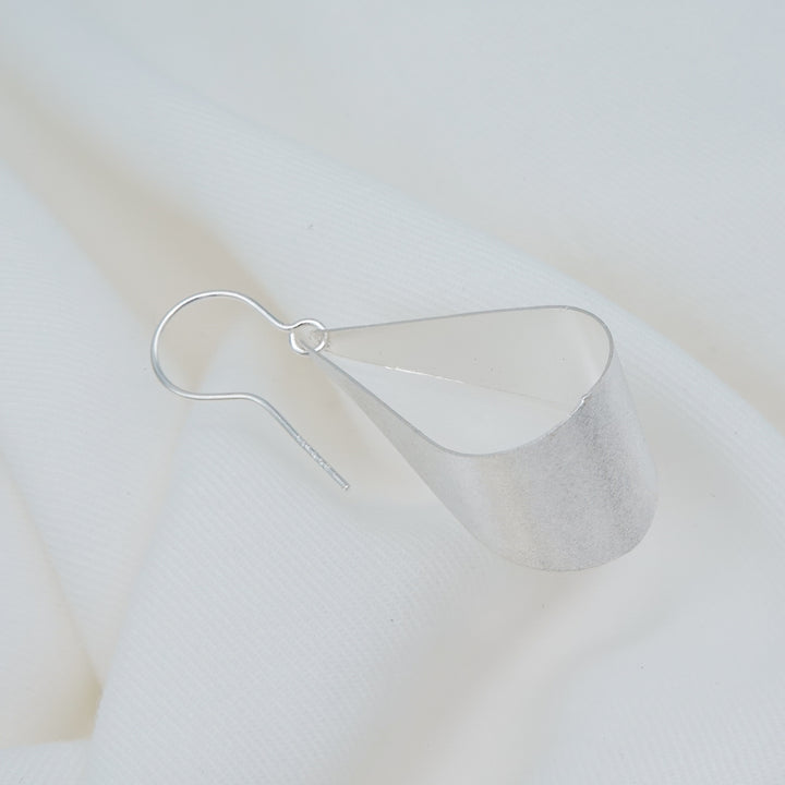 surface processing balloon motif earring(pierce)