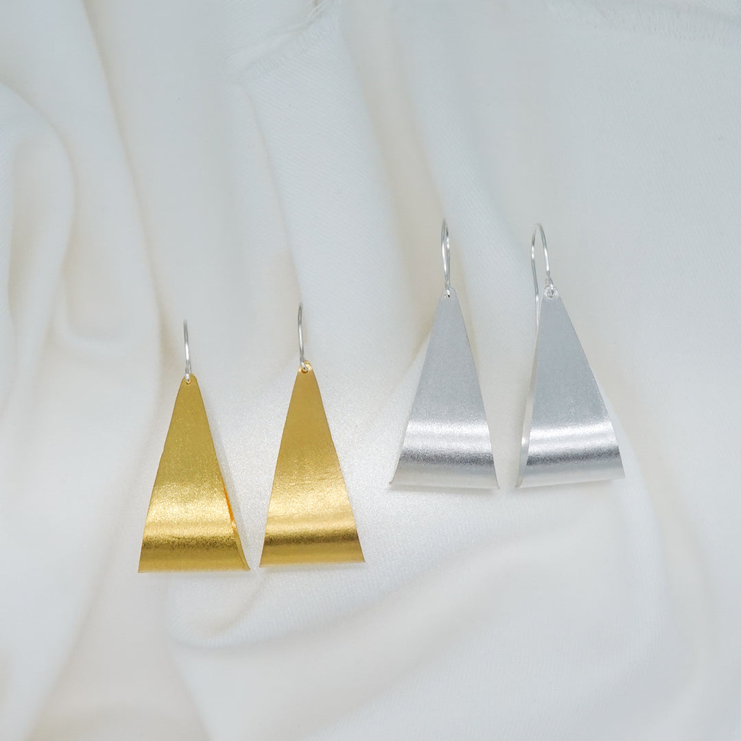 surface processing balloon motif earring(pierce)