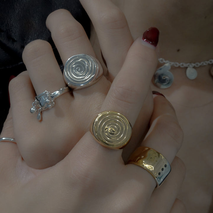 spiral signet ring