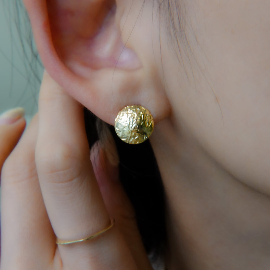 〈空〉 K10 月フルムーンピアス