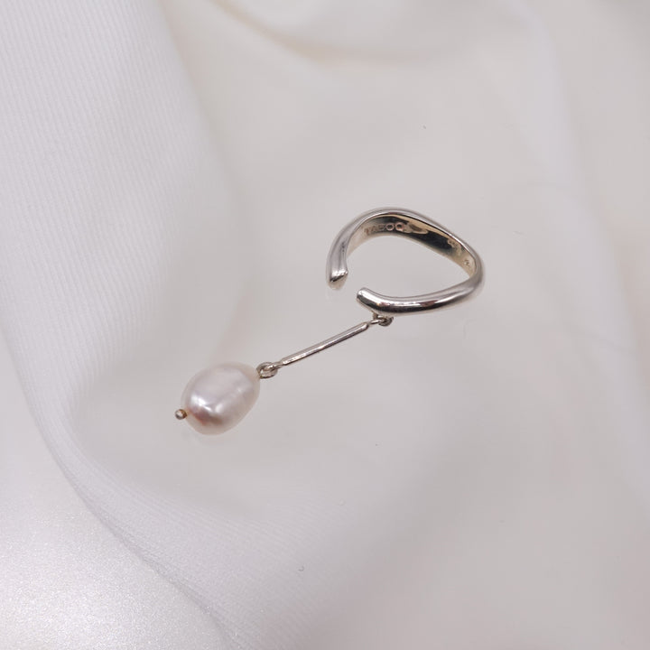 Pendulum Earcuff