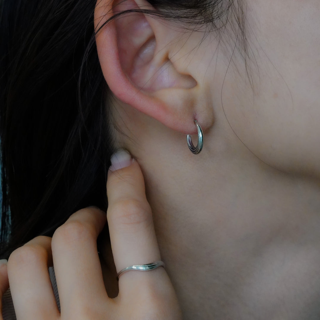 〈山〉シルバー年輪ピアス