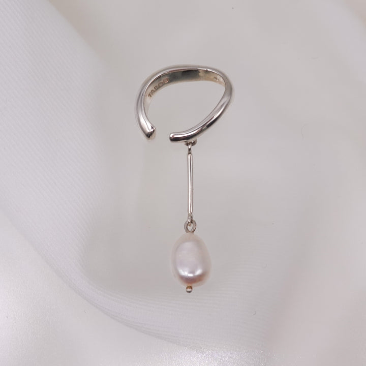 Pendulum Earcuff