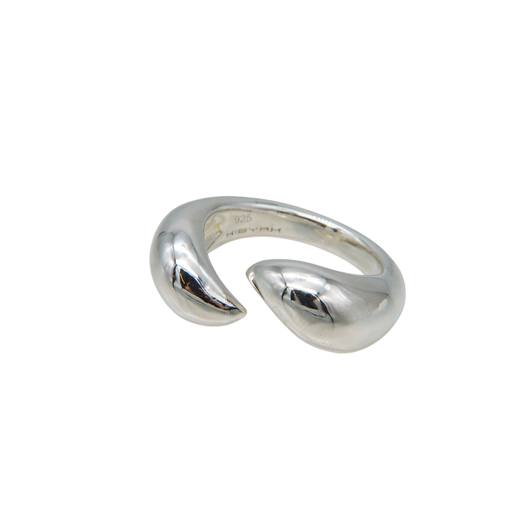 KĀNTI / Fang Ring