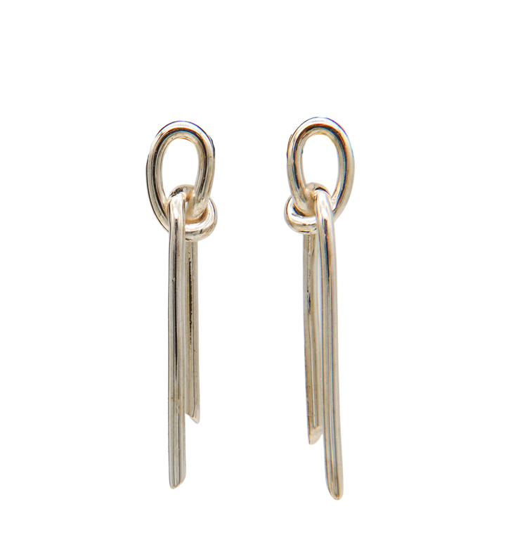 THREADS Silver R Pierced Earrings