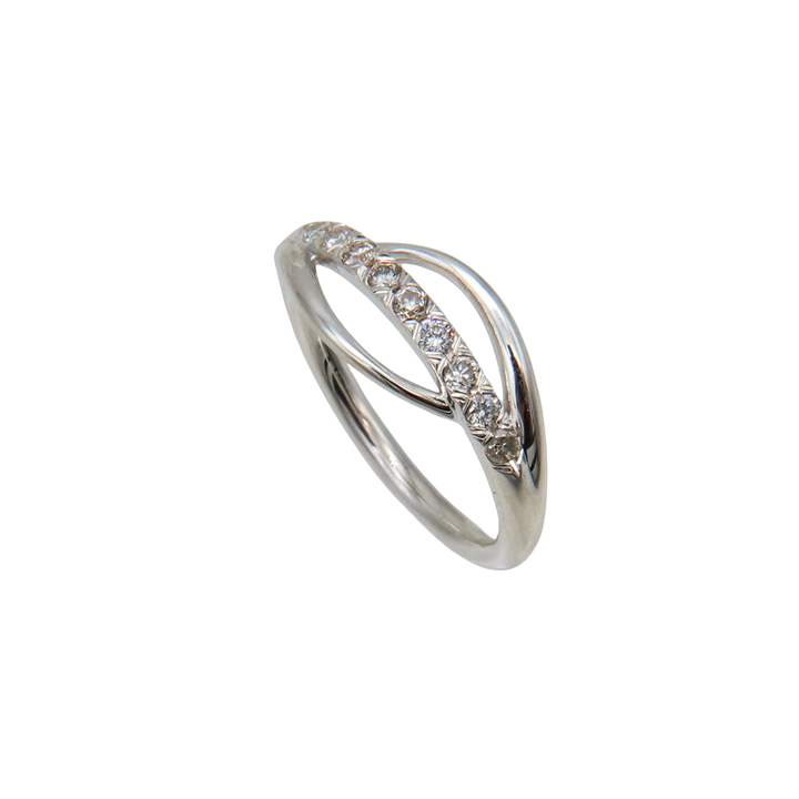 YU-KIN DIAMOND FLOW RING