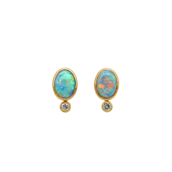 Crystal opal oval×diamond stud earrings