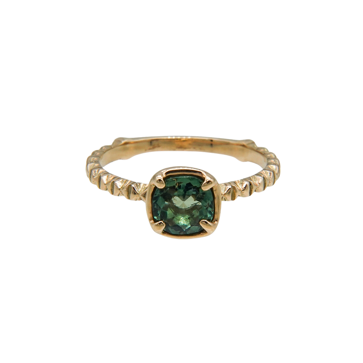 K10グリーンアパタイトフィレンツェ彫りリング(一点もの)