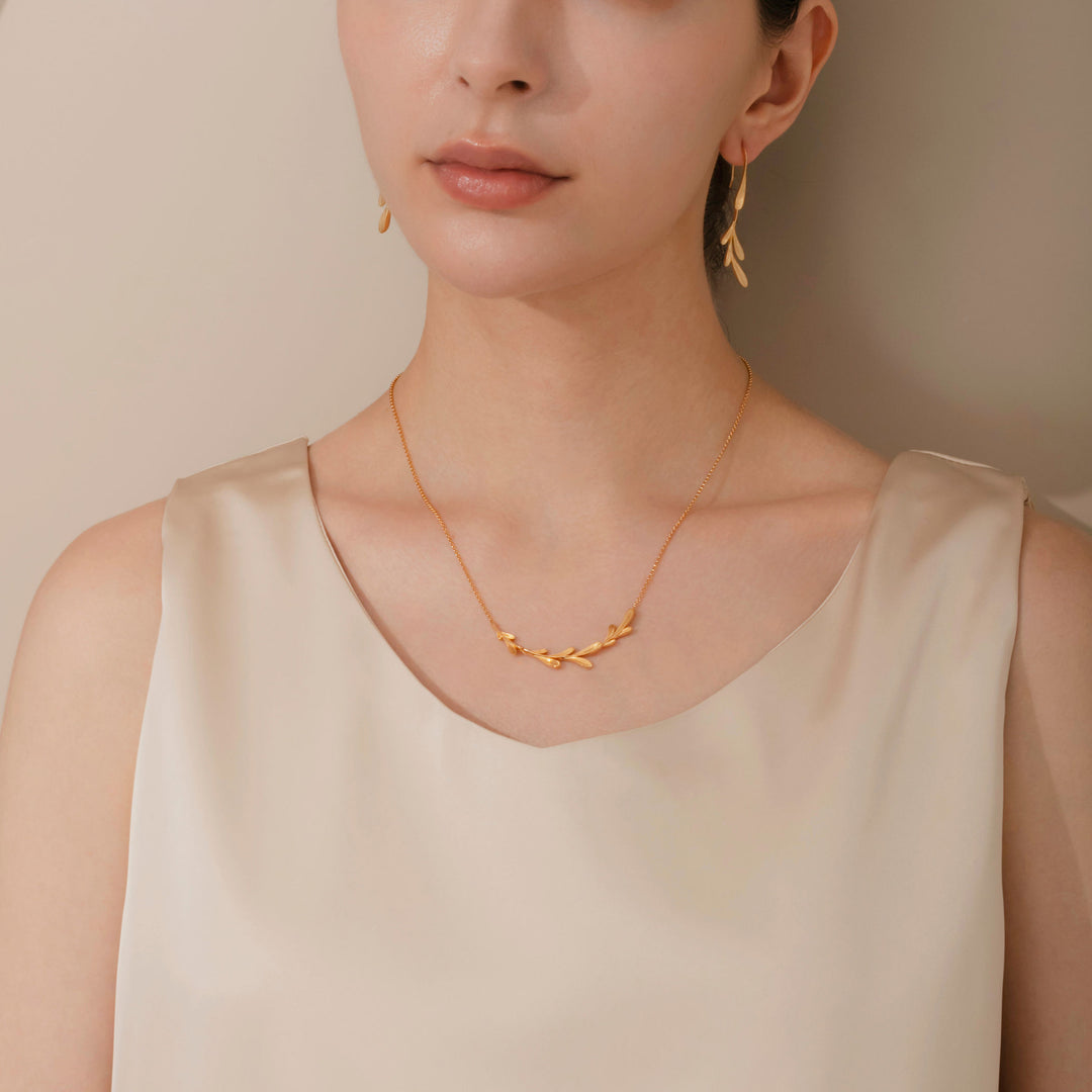 Gold pierced earrings GMF3ネックレス