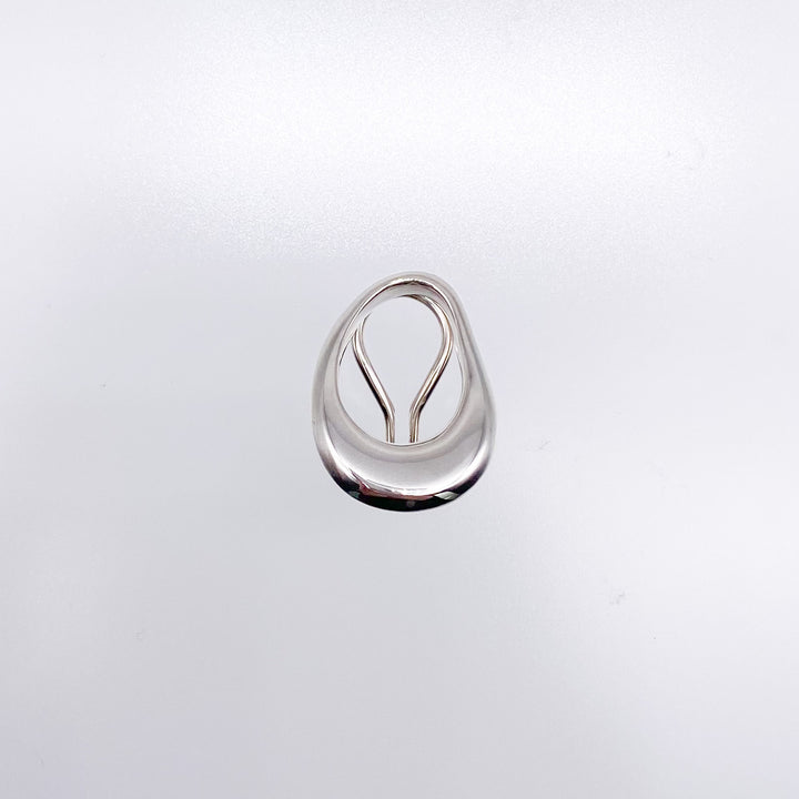 oval S earring