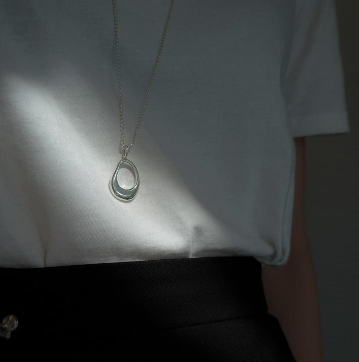 oval S necklace