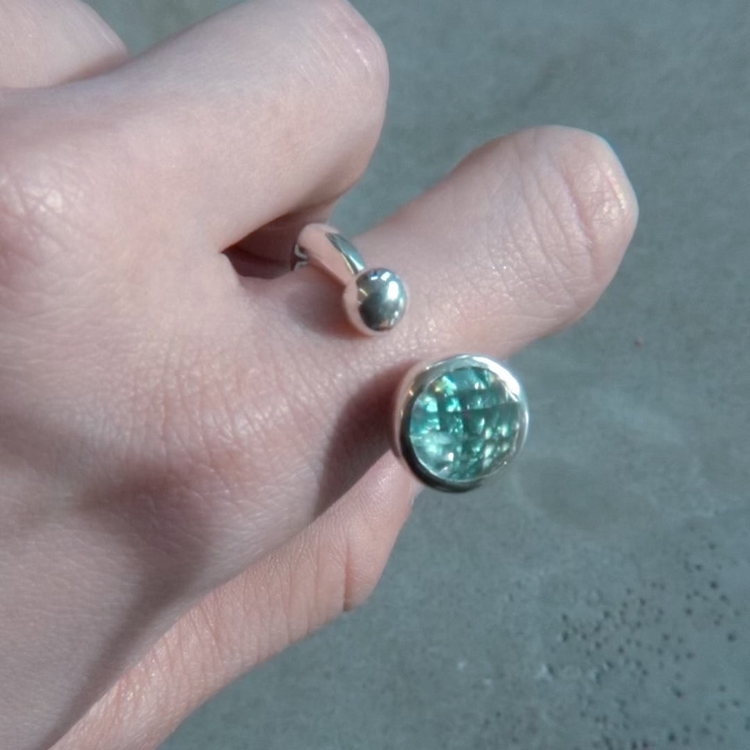 GYOKU RIN Ring / Prasiolite (garnet + blue Zircon)