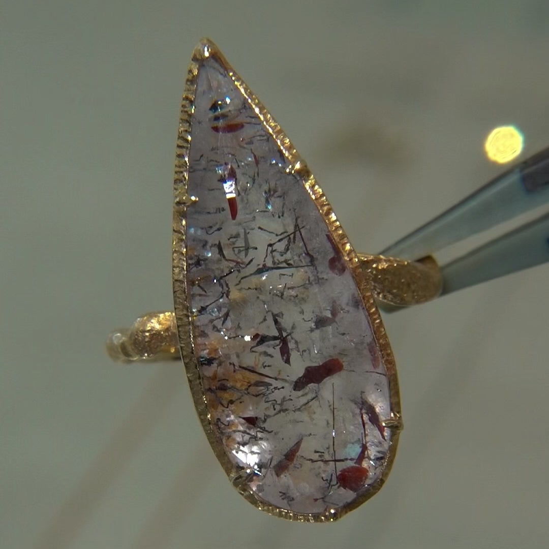 1619_Lepidocrocite in Quartz