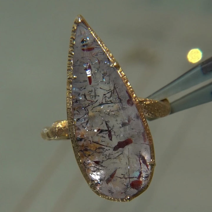 1619_Lepidocrocite in Quartz