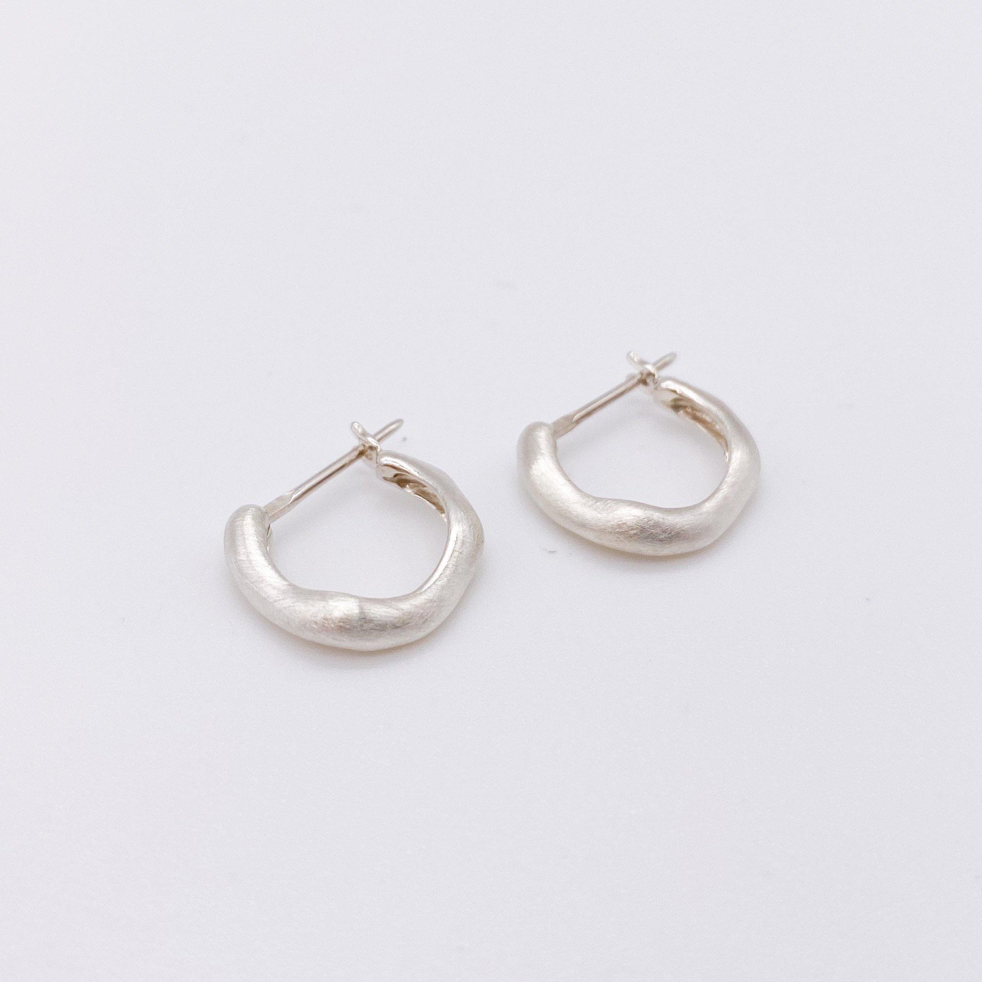 CLOUD Hoop Pierced earrings - Matte