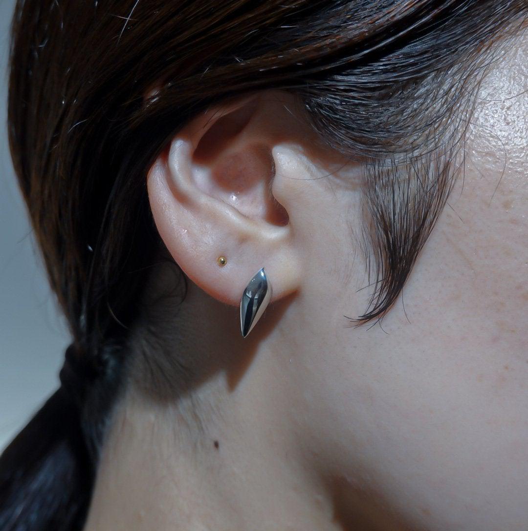 alar Earrings-pierced earring-duoctria-Silver-unigem