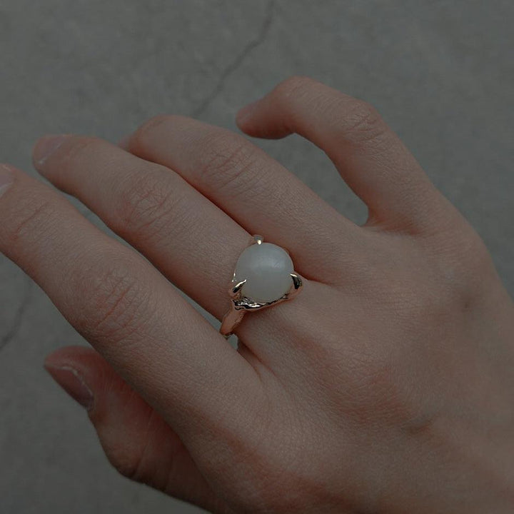 round stone ring 10x10_white moon stone